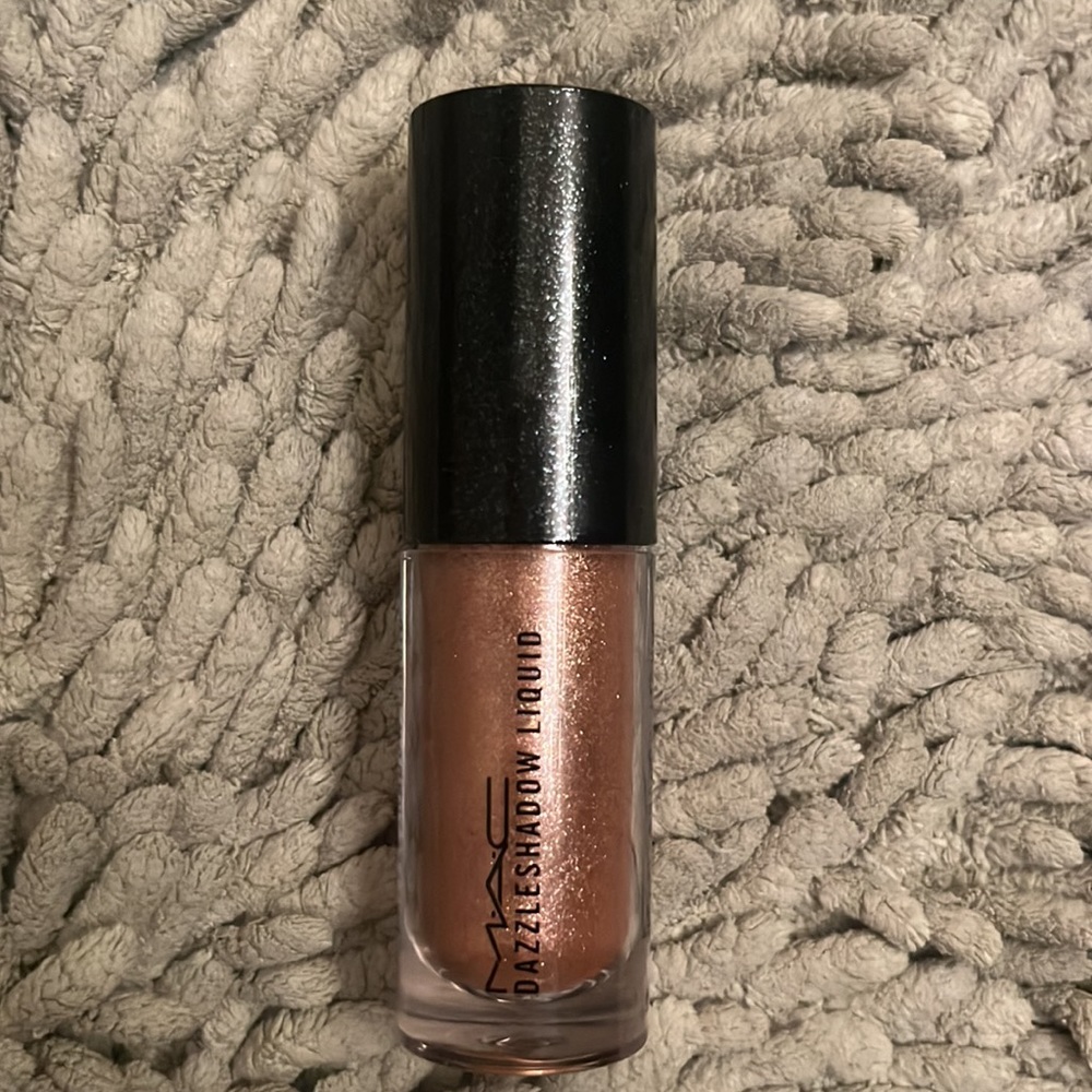 NEW MAC dazzle shadow liquid color BEAM TIME